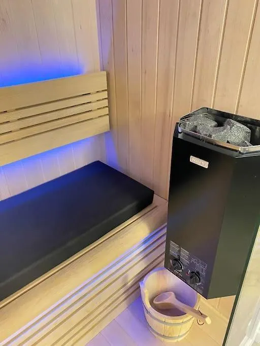 Luxury Holiday House With Jacuzzi And Sauna Oostende